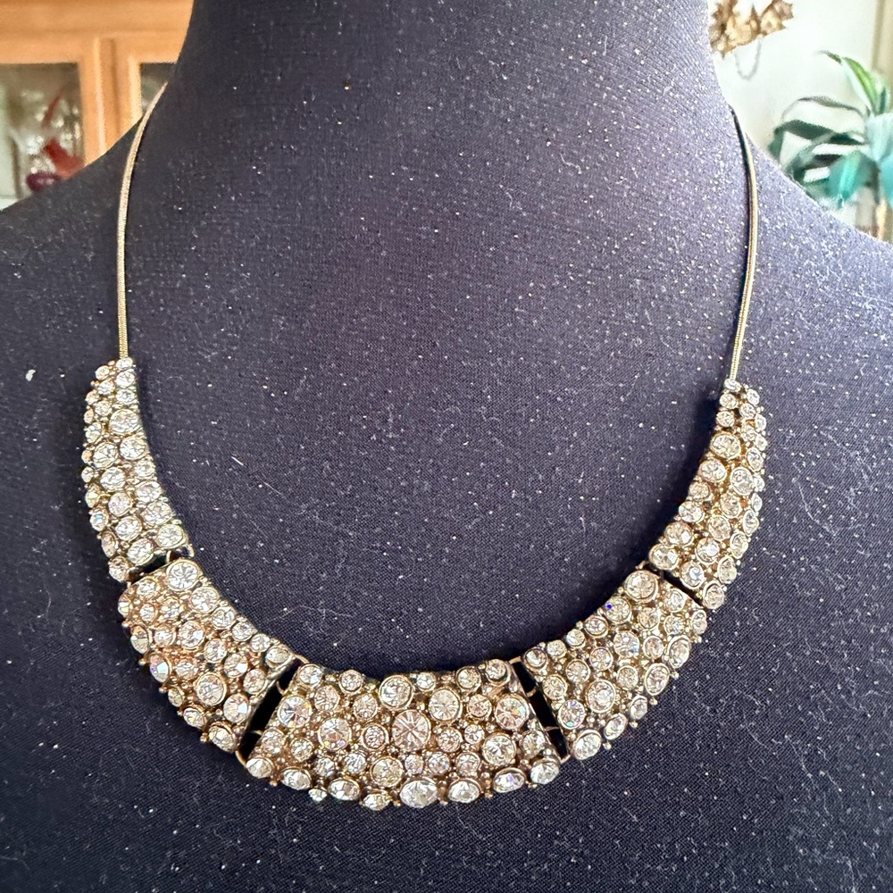 Vintage Elegant Gold tone Crystal Necklace - Picture 2 of 6